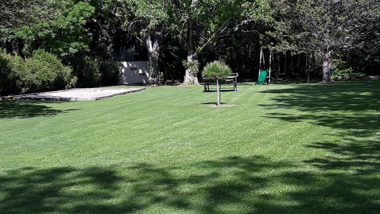 Le Mas Des Vergers Salon-de-Provence Bagian luar foto