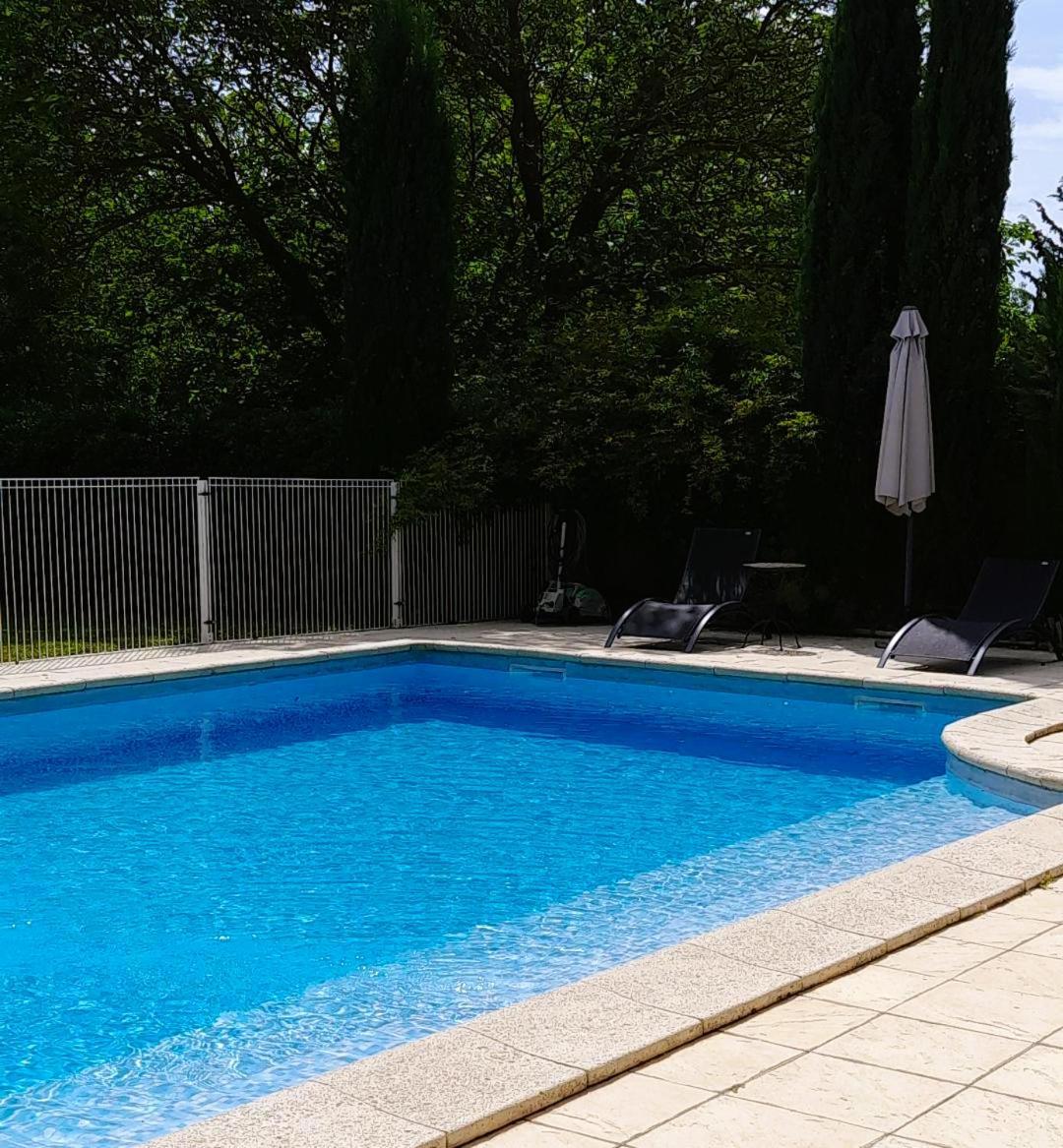 Le Mas Des Vergers Salon-de-Provence Bagian luar foto